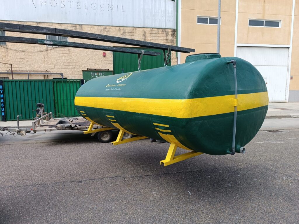 Fabricación depósitos de poliéster